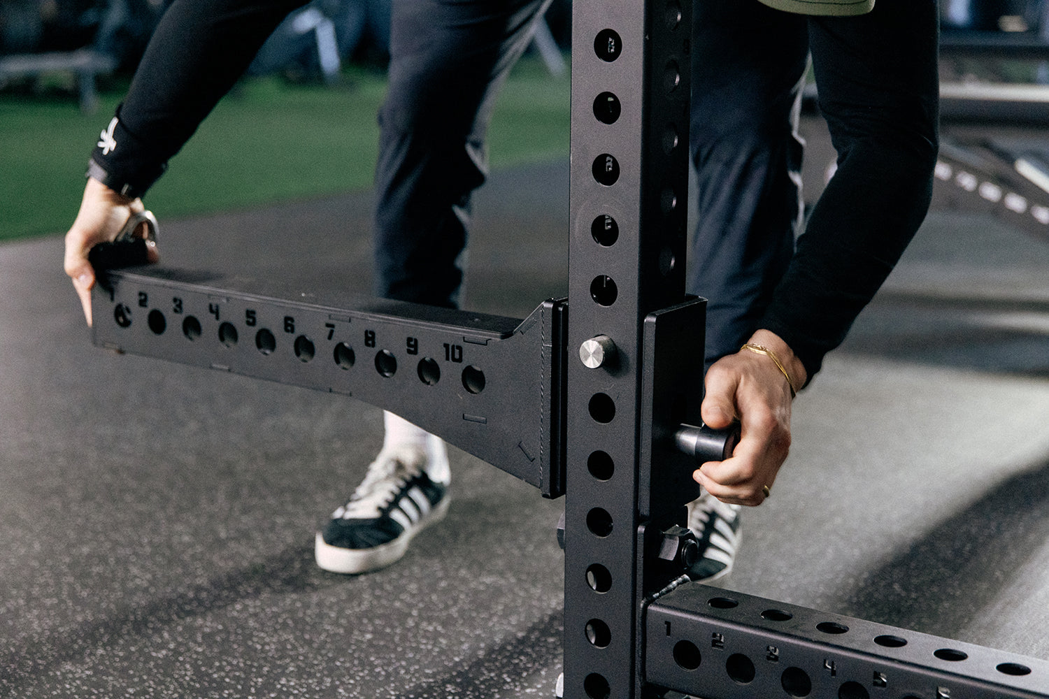 free spotter フリースポッター Stealth Spotters – Surplus Strength